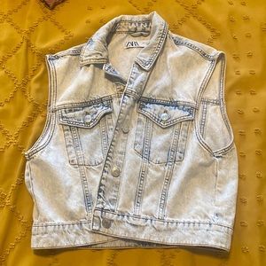 Zara light jean vest Small